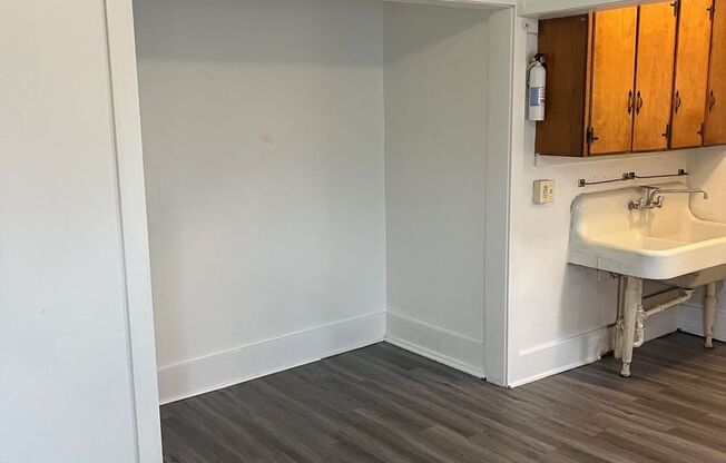 Studio, 1 bath, 350 sqft, $750, Unit Apt 3