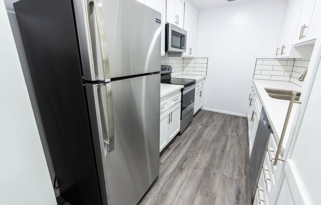 3 beds, 2 baths, 1,195 sqft, $3,198, Unit 214