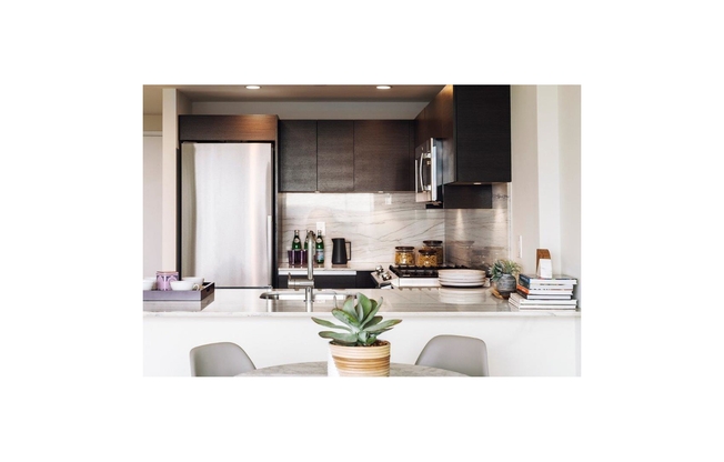 1 bed, 1 bath, 643 sqft, $5,280, Unit 15F