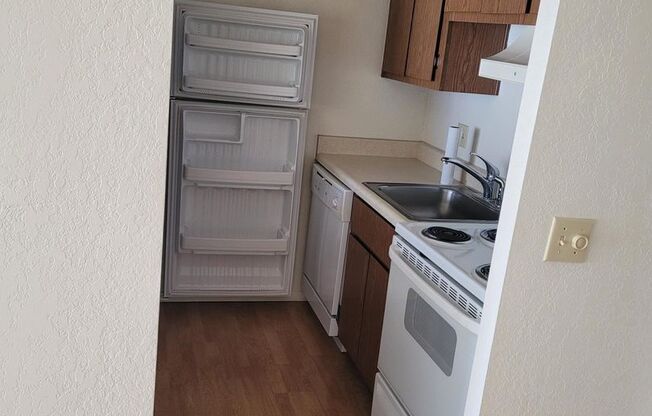 1 bed, 1 bath, 600 sqft, $799, Unit Unit 210