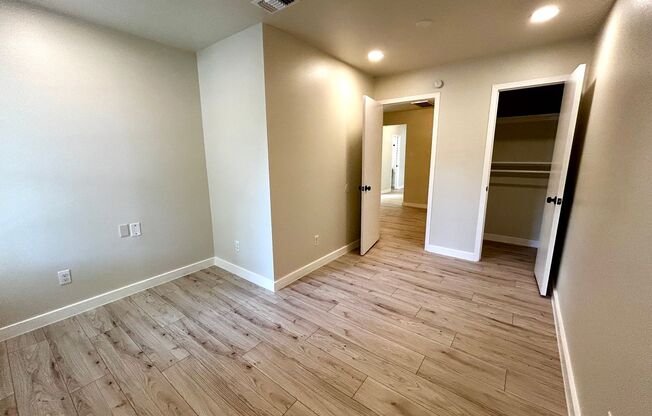 8 beds, 3 baths, $10,400, Unit House