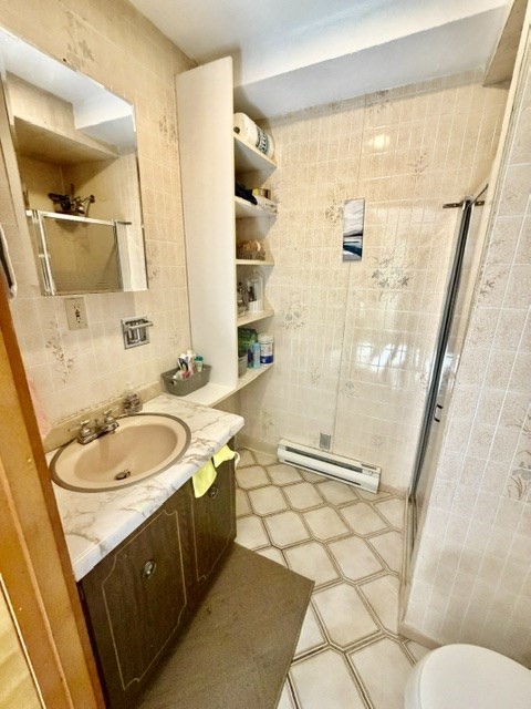 3 beds, 2 baths, $3,000, Unit 1