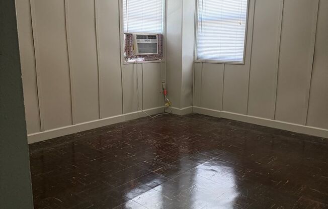 2 beds, 1 bath, 820 sqft, $1,300, Unit 18G