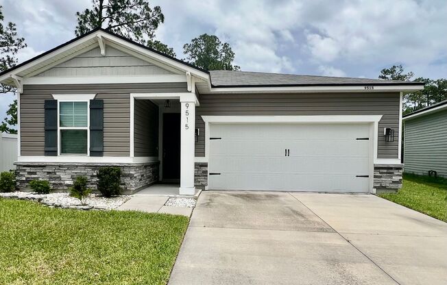 Modern Comfort Meets Community Living!