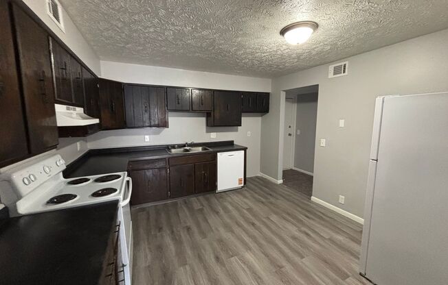 2 beds, 1 bath, 815 sqft, $897, Unit 2111-5M