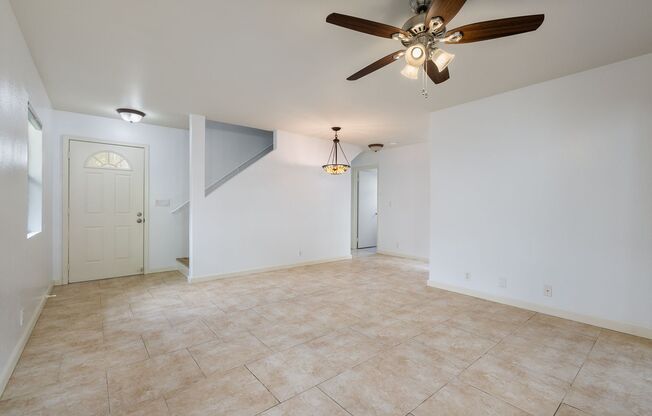 Beautiful 3 bedroom 2.5 bath home in lush Launani Valley!