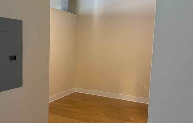 1 bed, 1 bath, 631 sqft, $1,250, Unit 308