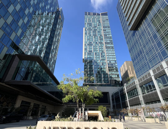 1 bed, 1.5 baths, 780 sqft, $3,000, Unit 701