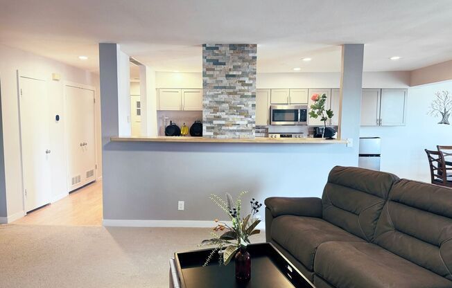 Bright & Beautiful 4-bed, 2-bath Home in South Boulder - Available June 9th!