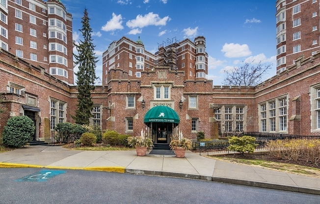 2 beds, 2 baths, 1,115 sqft, $3,900, Unit B309