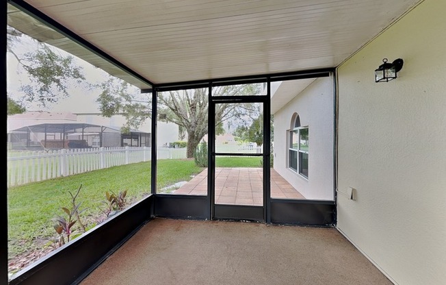 1952 ALAMBRA CIR