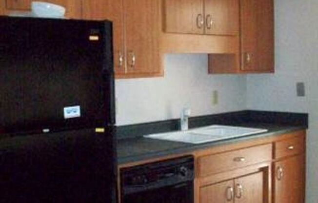 Spacious 4 Bed Home with Pool & Arizona Room