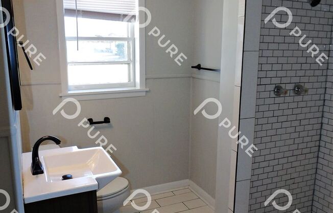 3 beds, 2 baths, $1,595