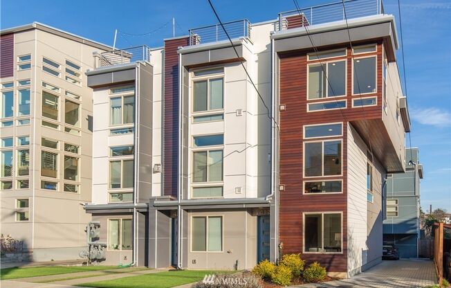 Modern 4-Bedroom Townhome in the Heart of Fremont – 1,523 Sq Ft