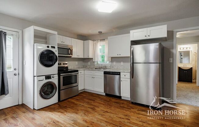 185 ROYAL CT