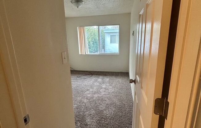 2 beds, 1 bath, 900 sqft, $1,500, Unit 42