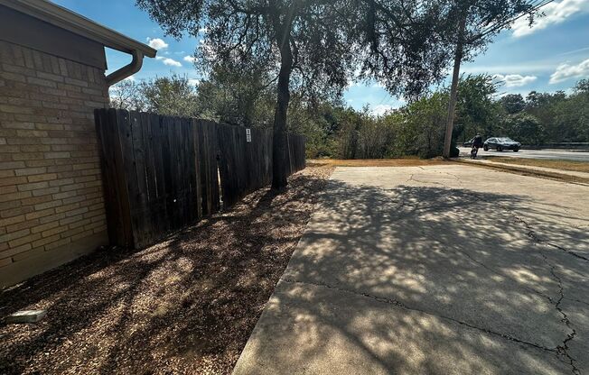Armstrong Living Trust #8 (5403 Westgate Blvd)