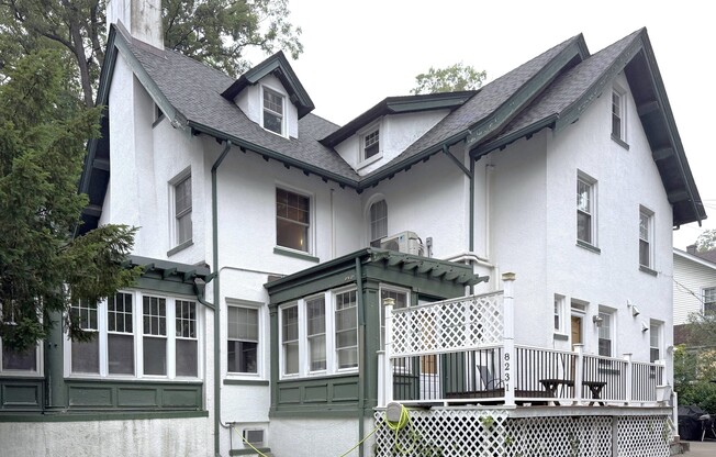 82 31 AUSTIN ST