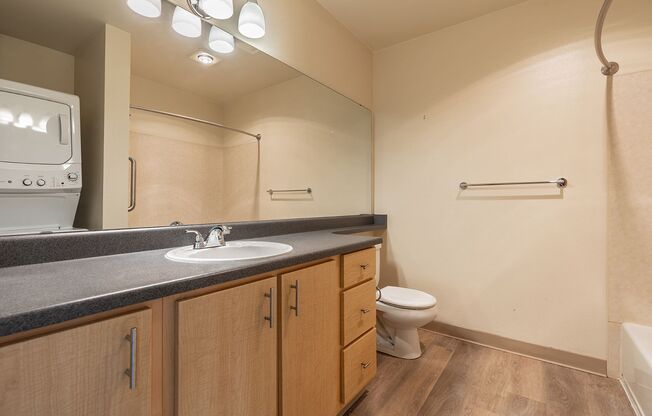 Studio, 1 bath, 543 sqft, $1,209, Unit B108