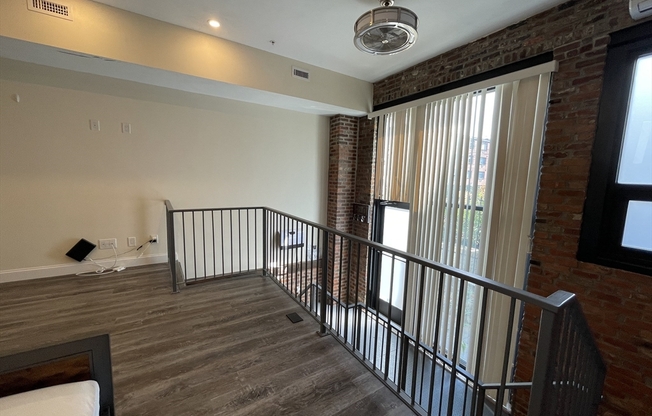 1 bed, 1 bath, $3,800, Unit 102