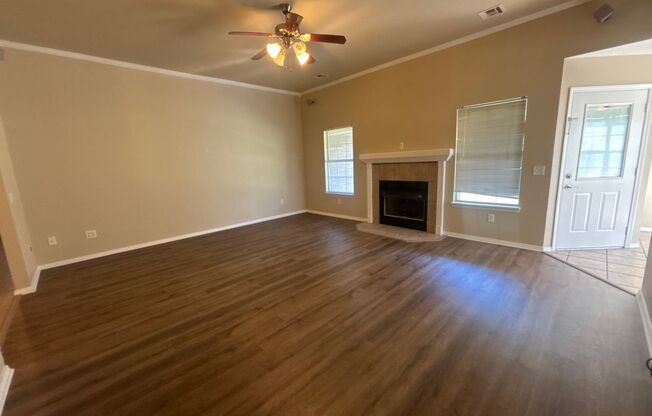 Newly Renovated 3 Bedroom 2 Bath Home in Bentonville!!!