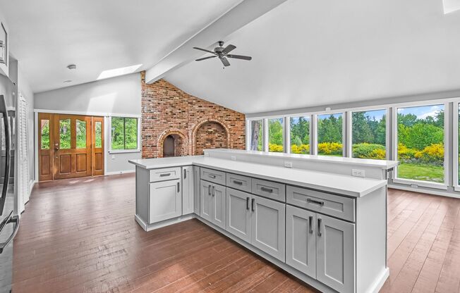 4Bd/3Ba Duvall House