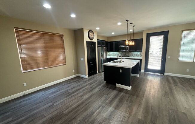 Stunning 3-Bedroom Home with Resort-Style Amenities in Tesoro Del Valle!