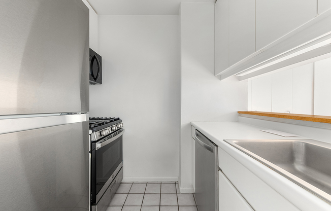 295 GREENWICH ST