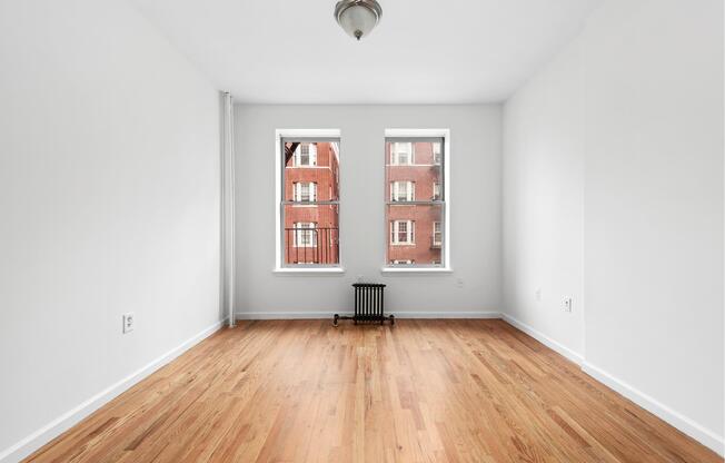 66 W 10 ST