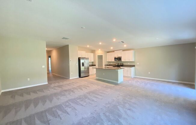 4 beds, 2 baths, $1,895