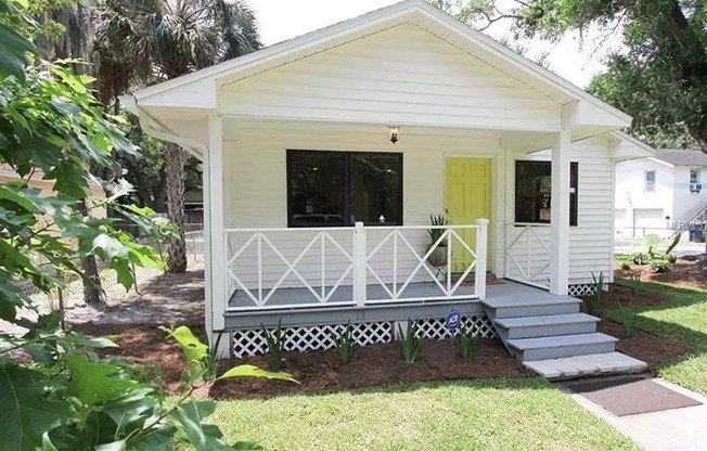 Fully Renovated Home in Prime Tampa Location with Fenced and Private Yard! 3bed |1.5 bath