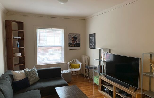 1 bed, 1 bath, $1,690, Unit 1900-2