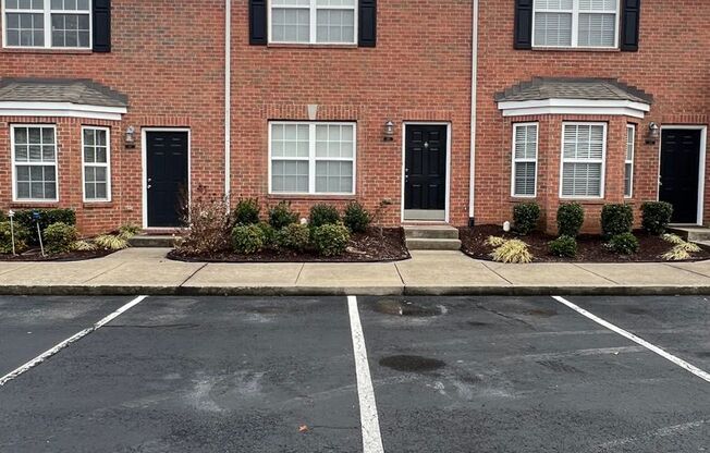 2 Bedroom Townhome Close to Downtown Franklin - $1,800!