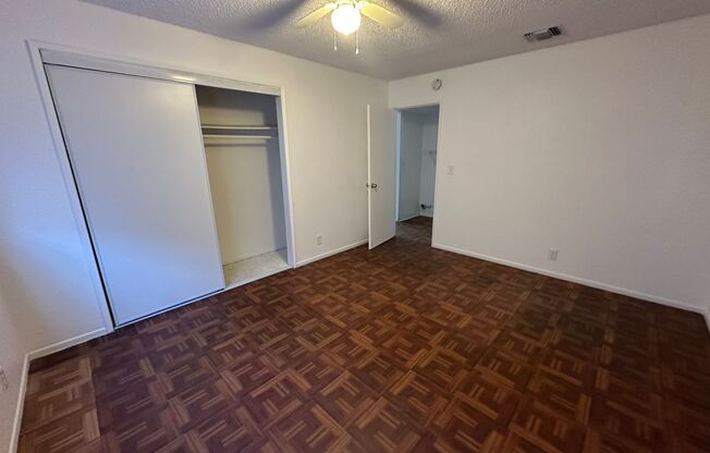 2 beds, 1 bath, 863 sqft, $875, Unit D