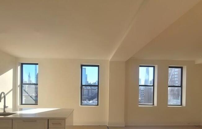 3 beds, 3 baths, $14,000, Unit PHD