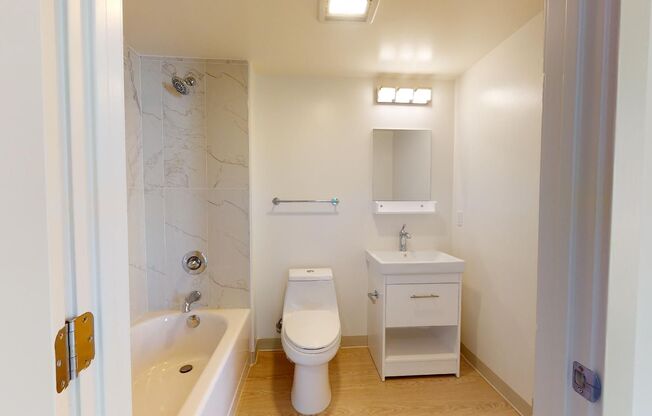 Studio, 1 bath, 415 sqft, $2,740, Unit 345 6th St, Unit 709