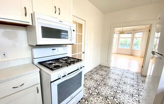 Studio, 1 bath, 580 sqft, $2,450, Unit 08