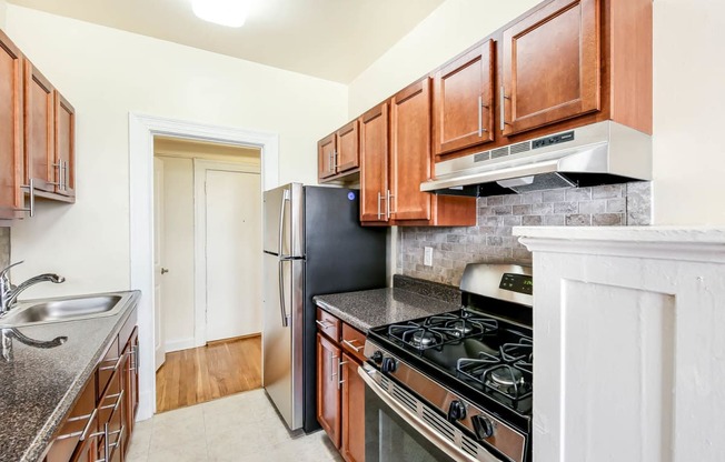 The-Frontenac-Kitchen-Cabinets-and-Appliances