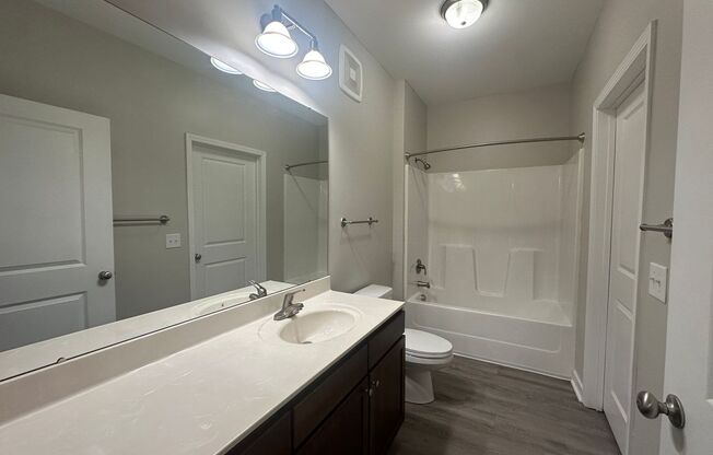 2 beds, 2 baths, 1,160 sqft, $1,850, Unit 48-102