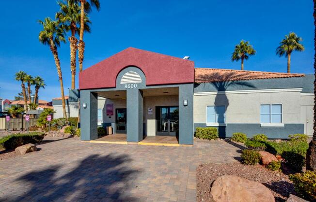 2 beds, 2 baths, 998 sqft, $1,600