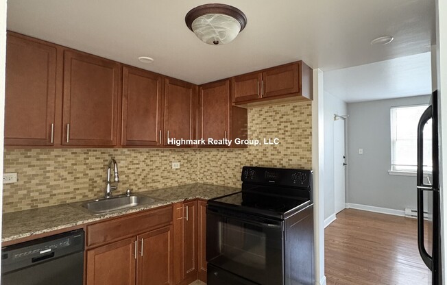 7626 1/2 N MILWAUKEE AVE