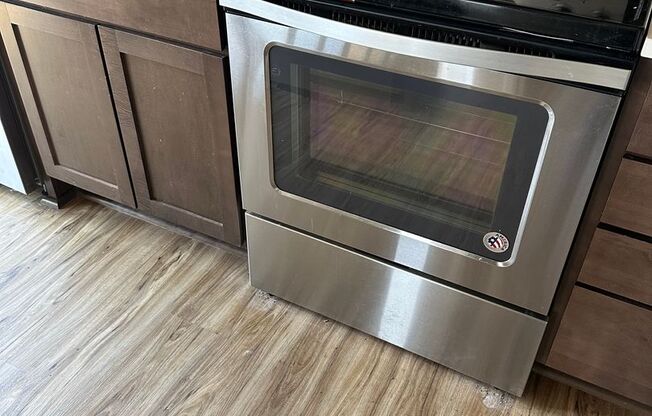 1 bed, 1 bath, 759 sqft, $1,320, Unit 607