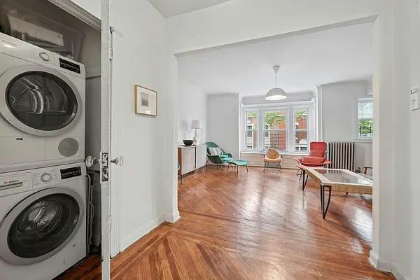 41 HAMPTON PL
