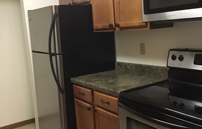 2 beds, 1 bath, 965 sqft, $1,650, Unit 7726RC