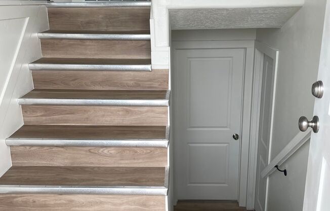 3 bedroom, 1 bath unit. Newly Remodeled.