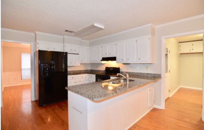 577 HUNTERDALE RD