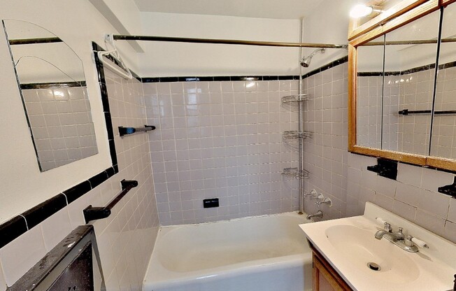 Studio, 1 bath, $2,995, Unit 3E