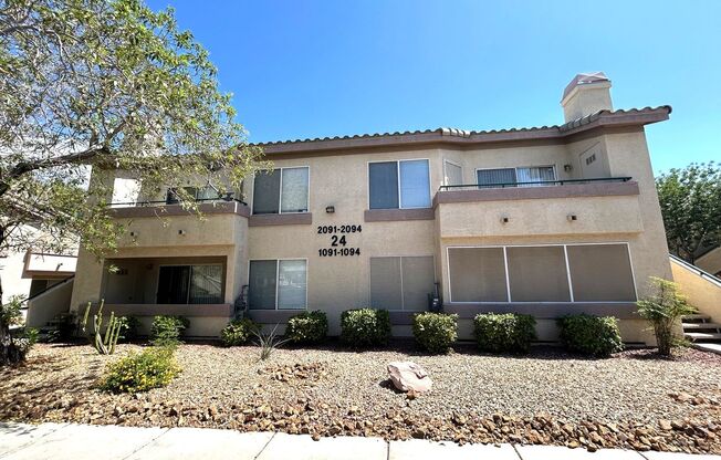 1 Bedroom/1 bathroom 2nd floor condo in Canyon Willows community!