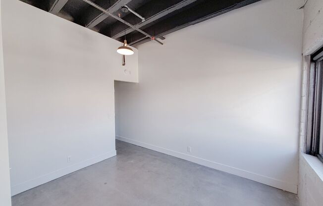 1 bed, 1 bath, 591 sqft, $1,105, Unit A306