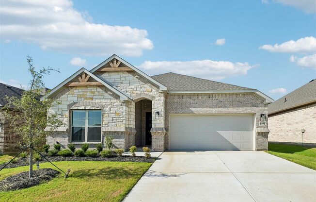 1045 Nighthawk Tr, Alvarado 76009